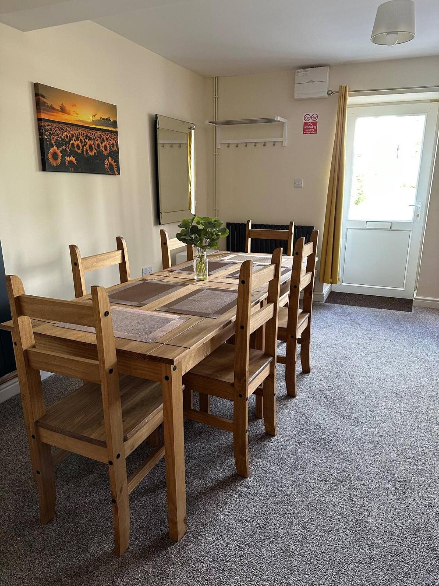 Apartment Yellow Sunflowers Flat In Stroud
